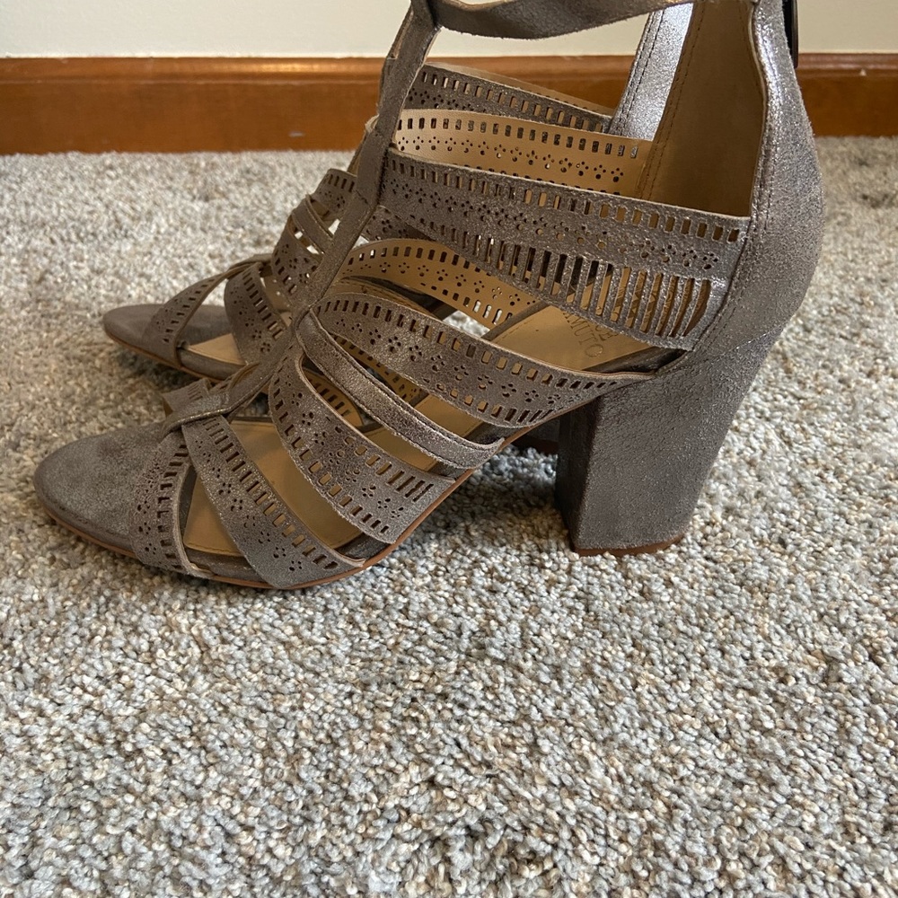 Shoes - Picture 5 of 5